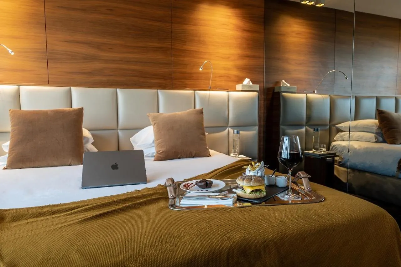 Howard Hotel Paris Orly Airport Paray-Vieille-Poste 4*,  Франция